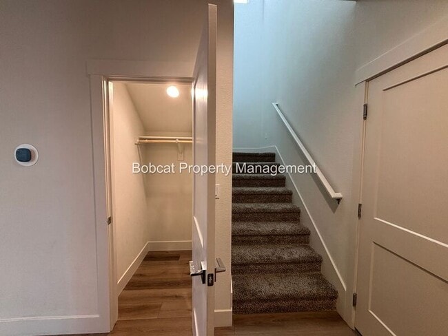 Building Photo - 1287 Grove St