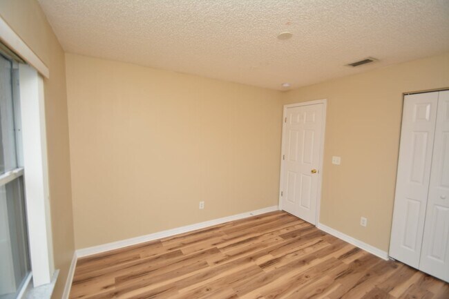 Building Photo - 44 Pine Hurst Ln
