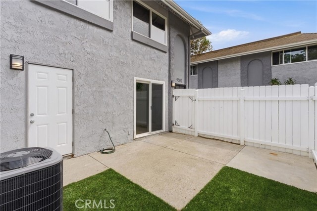 Building Photo - 9582 Pettswood Dr