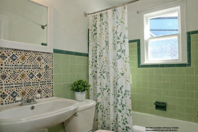 Building Photo - 1315 E Marks St