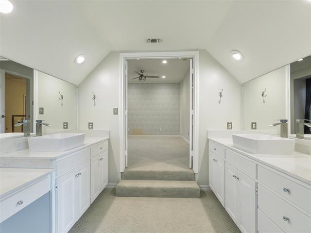 Building Photo - 2141 Ironside Dr