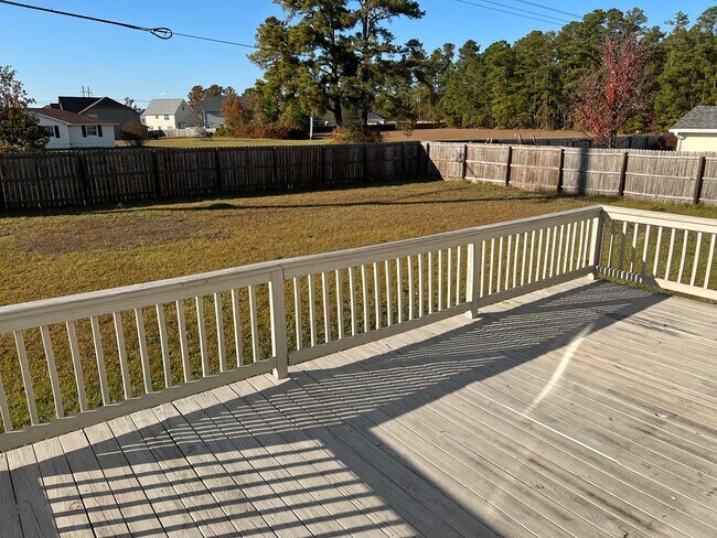 Building Photo - Jack Britt School District! 5br, 2.5 ba