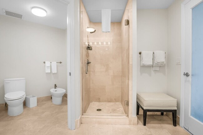 Building Photo - 4401 Collins Ave