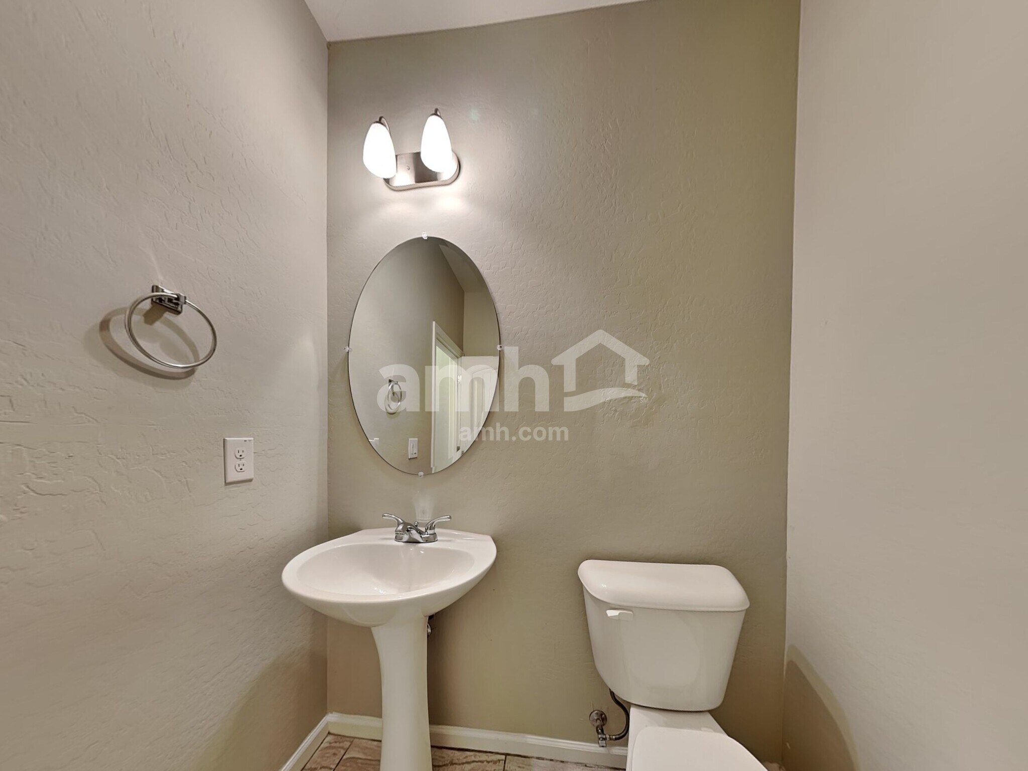 Building Photo - 20715 W Thomas Rd