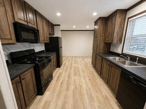 Building Photo - 323 Utah Ct