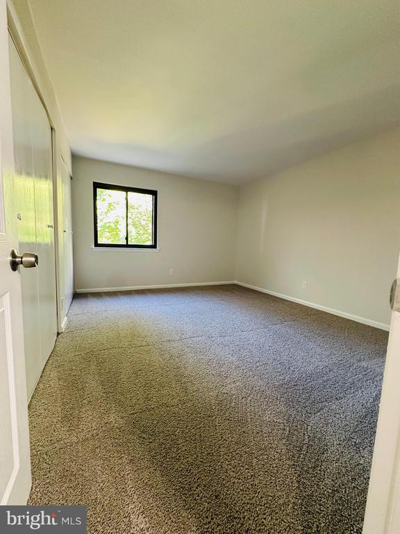 Building Photo - 812 Meadow Woods Ln