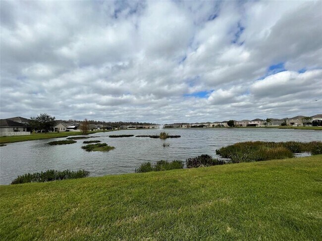 Building Photo - 10757 Pictorial Park Dr