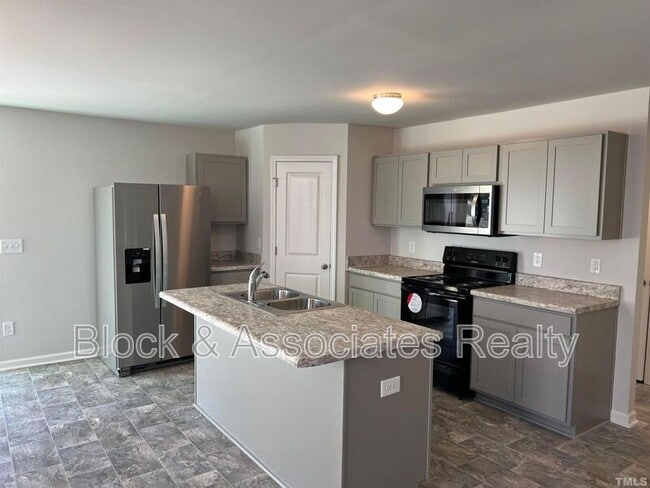 Building Photo - 179 Maple Tree Ln