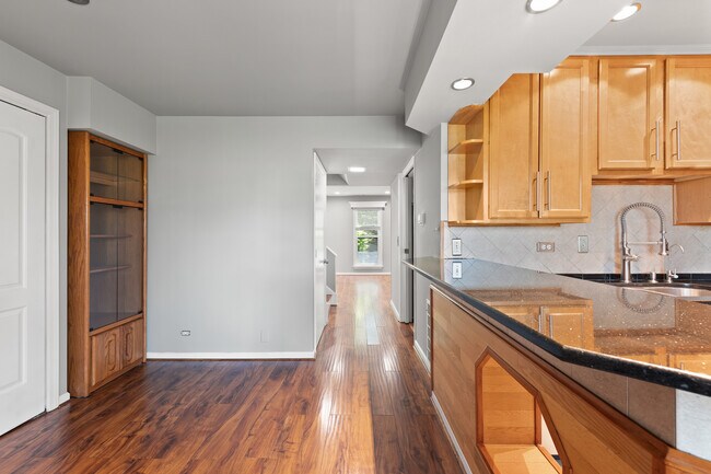 Building Photo - 260 Rodenburg Rd