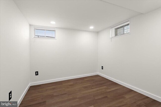 Building Photo - 517 Winters Ln