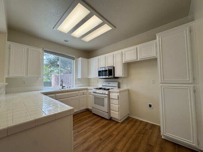 Building Photo - 3 Bedroom House in Temecula for rent