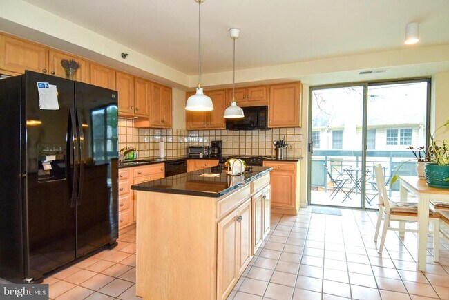 Building Photo - 5450 Whitley Park Terrace