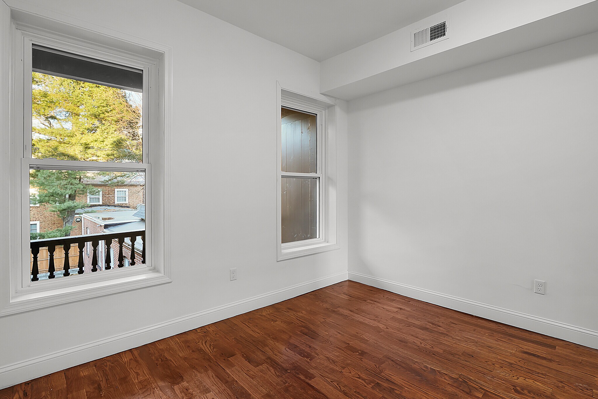 Building Photo - 57 Trumbull St