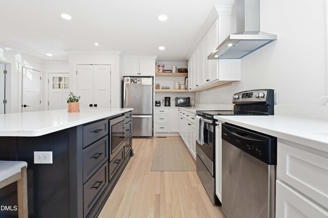 Building Photo - 322 E Millbrook Rd