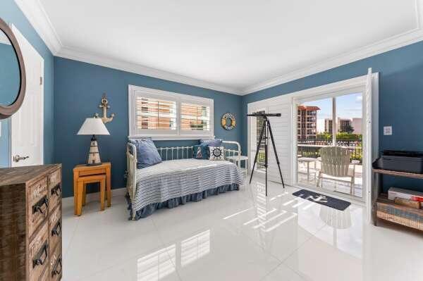 Building Photo - 2871 N Ocean Blvd