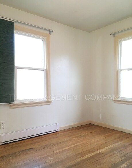 Building Photo - 432 Locust St N
