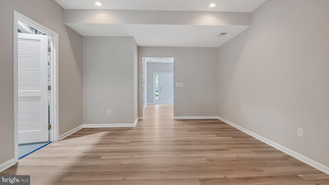 Building Photo - 4724 Hanrahan Pl