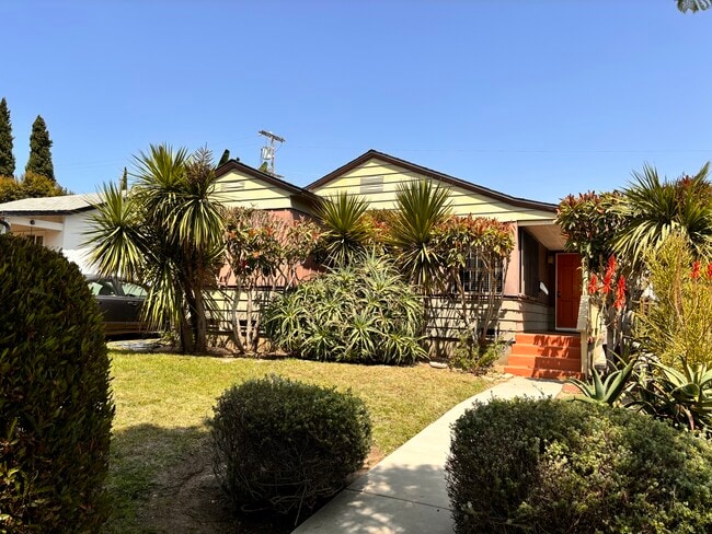 Primary Photo - 3538 Corinth Ave