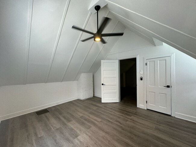 Building Photo - 7 Bed/3 Bath Mins. from UC Campus $775/pp ...