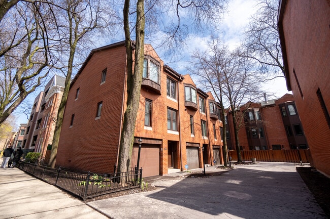 Building Photo - 1829 N Dayton St