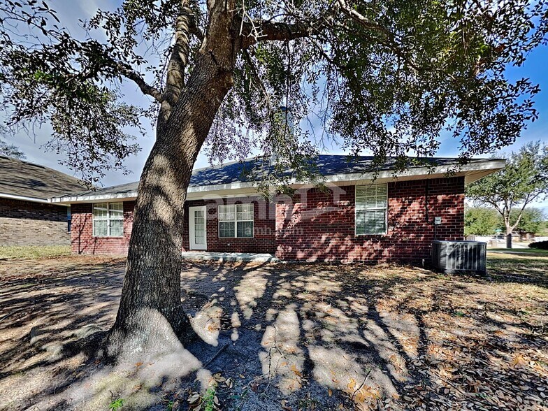 Building Photo - 2091 Cherokee Cove Trl