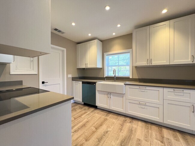 Building Photo - 1567 Silverado Trail