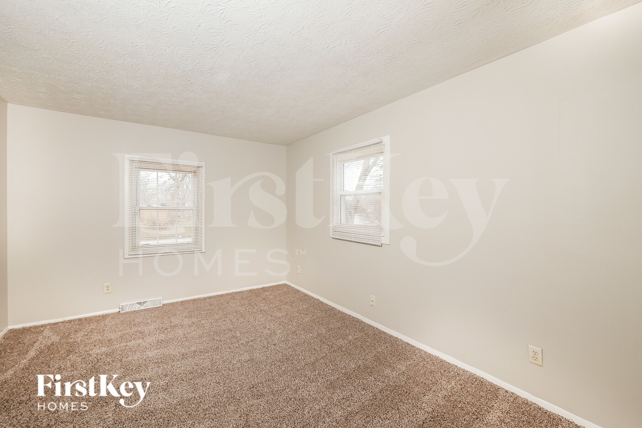 Building Photo - 322 Deville Pl