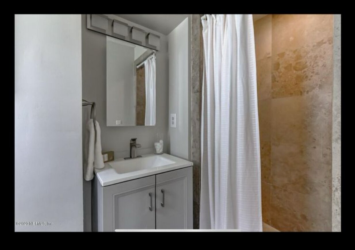 Building Photo - 4261 Key Largo Dr
