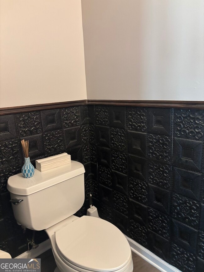 Building Photo - 7742 Parkside Dr