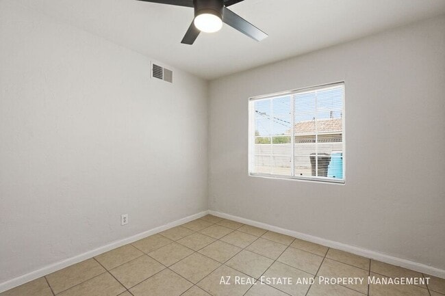 Building Photo - 1040 N 16th St