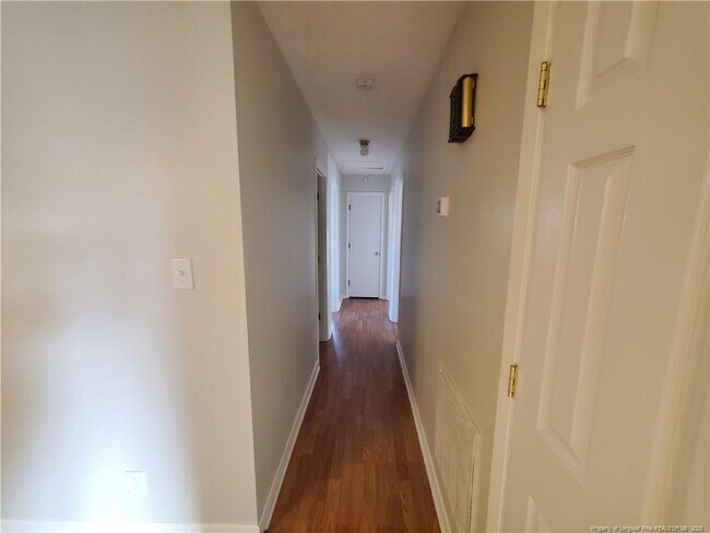 Building Photo - 1208 Cullen Dr