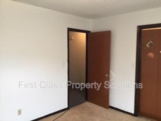 Building Photo - 3605 N Kelley Ave