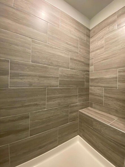 Building Photo - 702 Gimari Dr