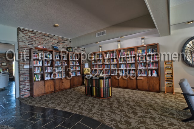 Building Photo - Waterfront Living at Point Brittany