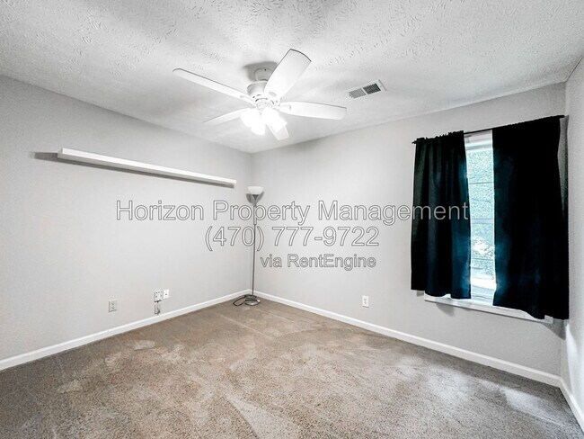 Building Photo - 4925 Farmstead Ct NE