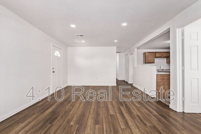 Building Photo - 1117 N 13th St