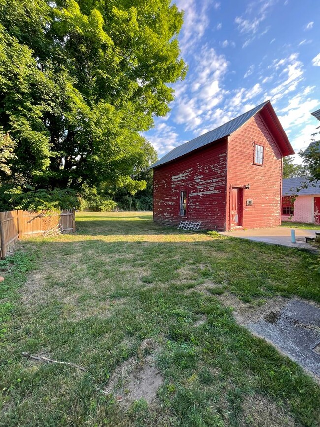 Building Photo - Village of Black River 4 /5 Bedroom Home w...