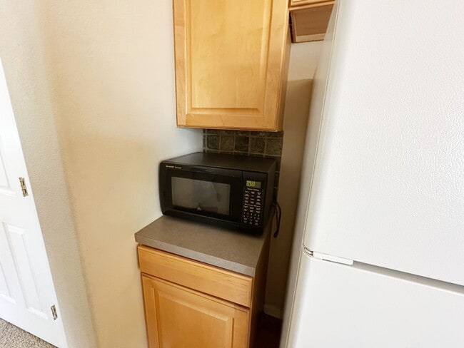 Building Photo - Bright, Spacious 2-Bedroom Home in Aurora with Room to Grow