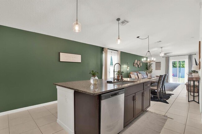 Building Photo - 5538 Blue Azure Dr