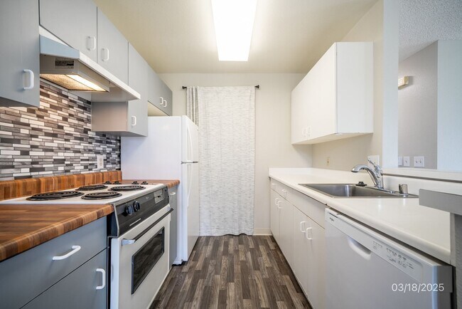 Building Photo - 94-225 Paioa Pl #C202