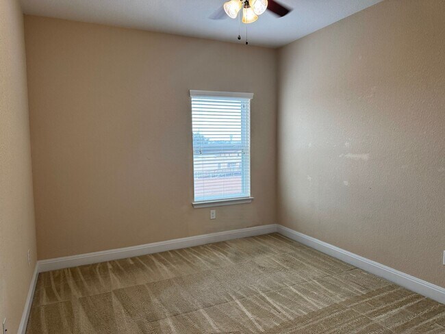 Building Photo - 517 Whittmen Ave