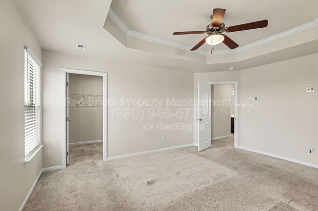 Building Photo - 11007 Discovery Dr NW