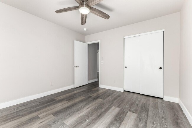 Building Photo - 993 S 239th Dr