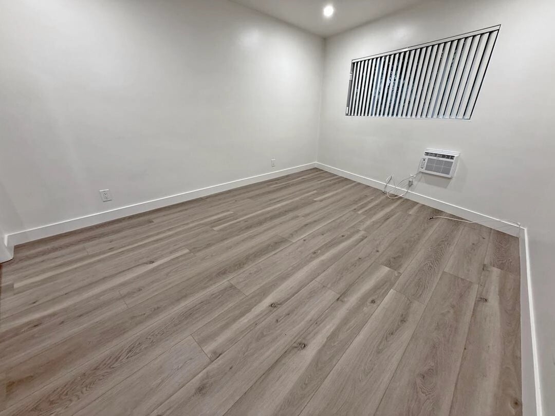 Building Photo - 10674 Holman Ave