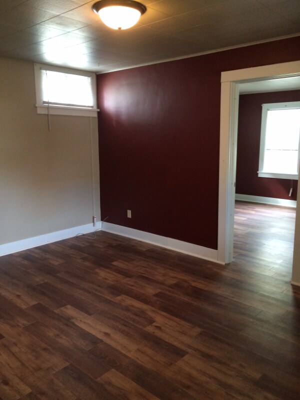 Building Photo - 1106 Charles St