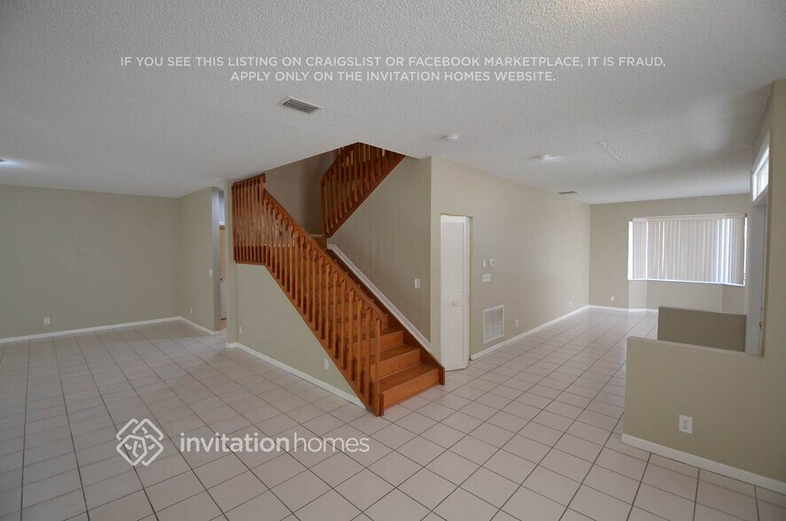 Building Photo - 10444 Sunstream Ln