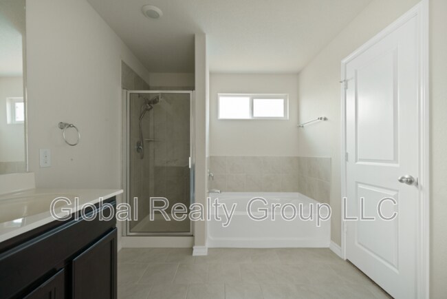 Building Photo - 213 Gravel Gray