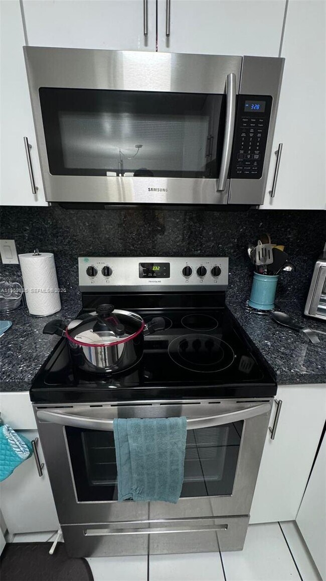 Building Photo - 9455 W Flagler St