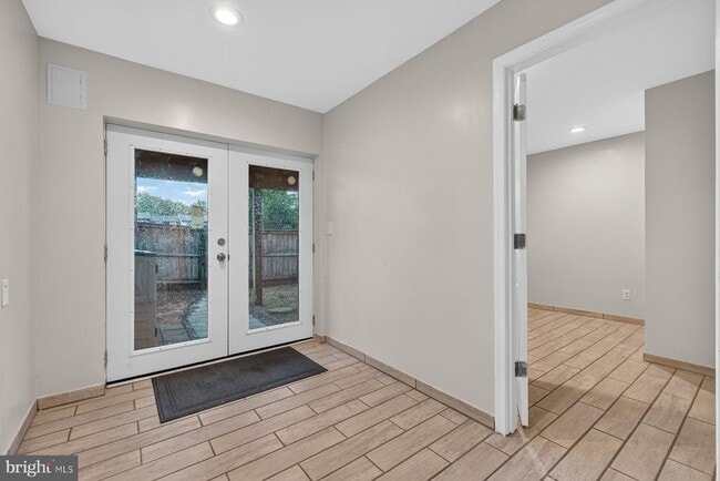 Building Photo - 8808 Eureka Ln