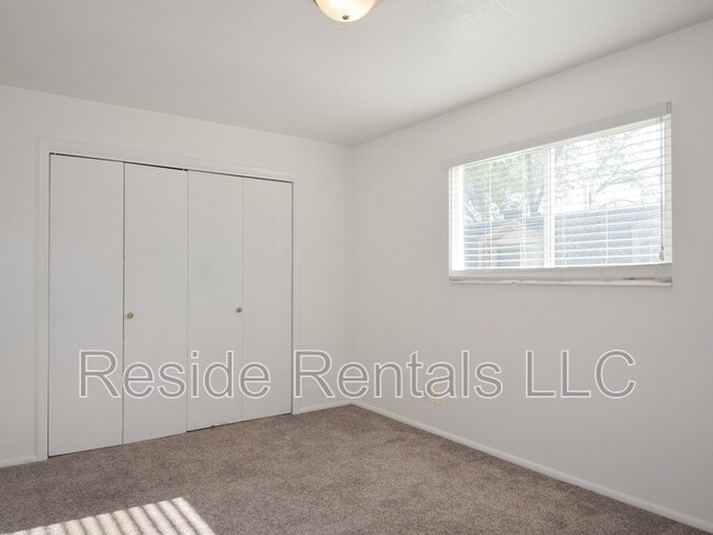 Building Photo - 257 W 600 N